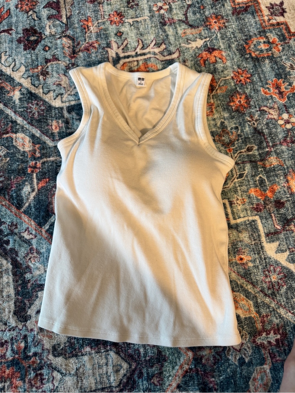 Uniqlo V Neck White Bra Top - 95% Cotton - Small